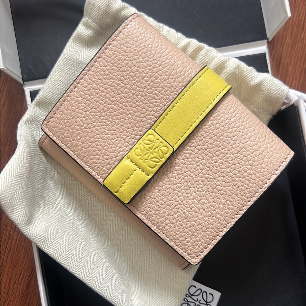 COPY - NWT authentic loewe wallet